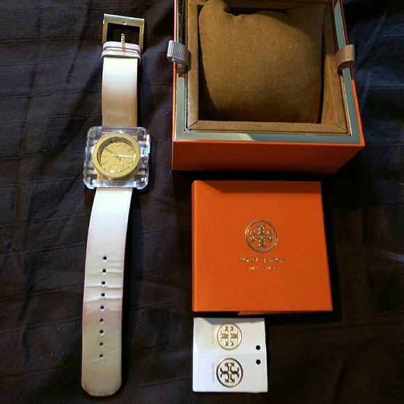 Tory Burch Accessories - Tory Burch izzie watch